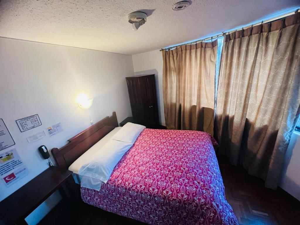 Hotel Estrellita Inn Alameda Кито Экстерьер фото